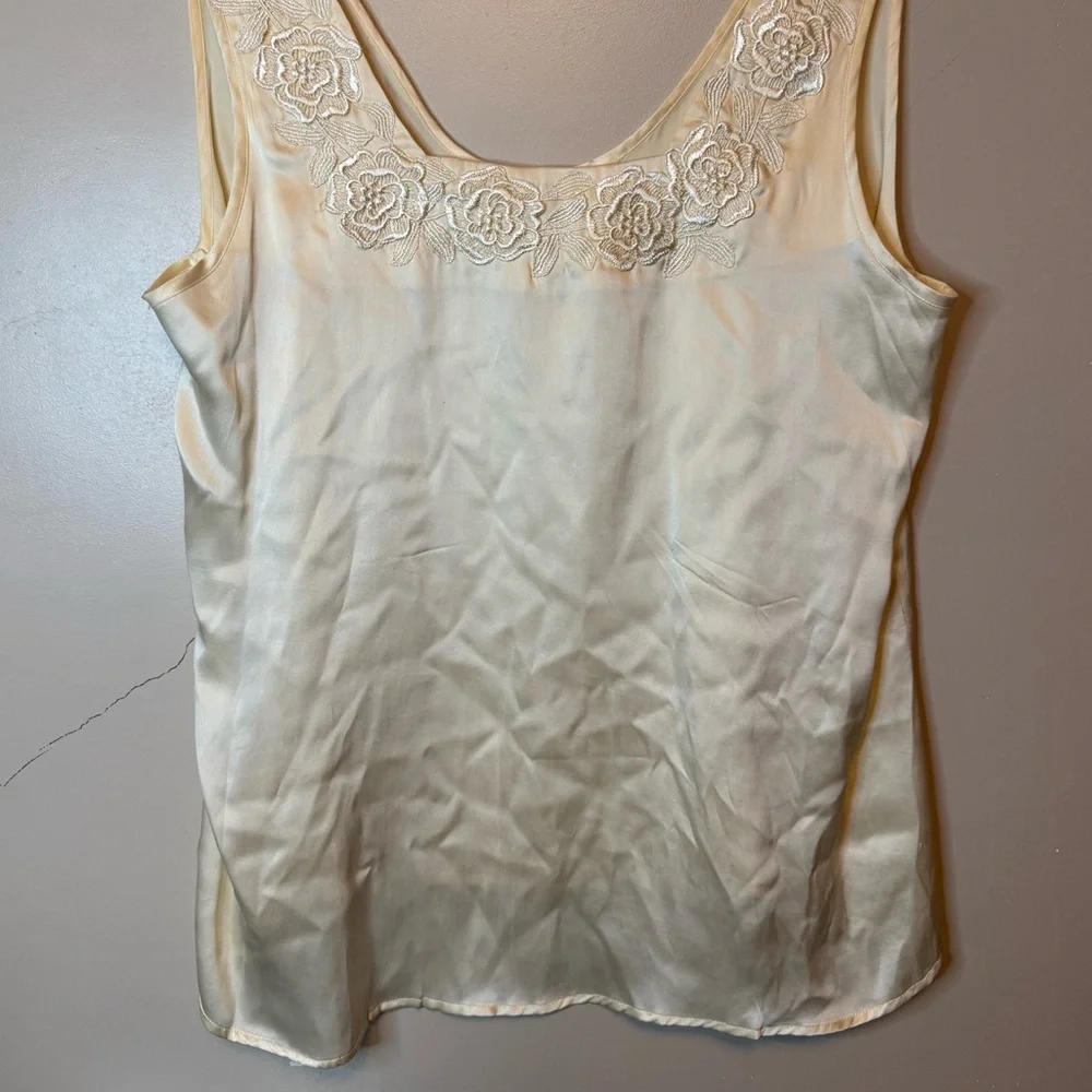 Vintage Saks Fifth 100% Silk Cream Tank Top Floral Embroidered Trim Womens XL - Picture 4 of 9